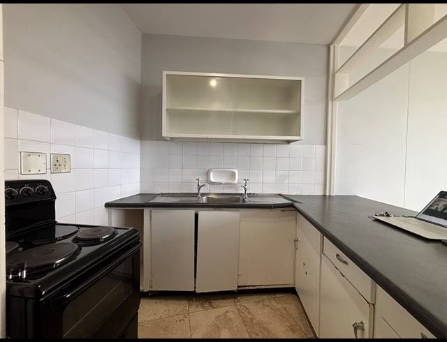 2 BEDROOM APARTMENT TO LET IN VREDEHOEK